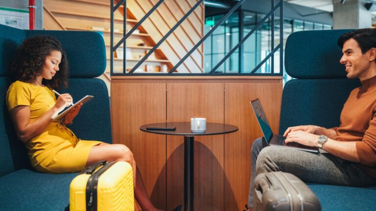 Business vs Economy Class on Long-Haul Flights: Is It Worth It?